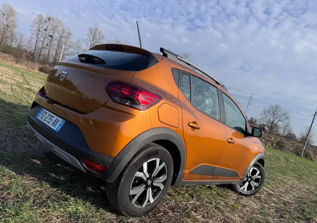 DACIA Sandero Stepway TCe 100 Celebration