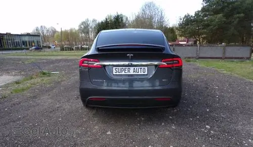 TESLA X 