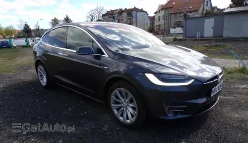 TESLA X 