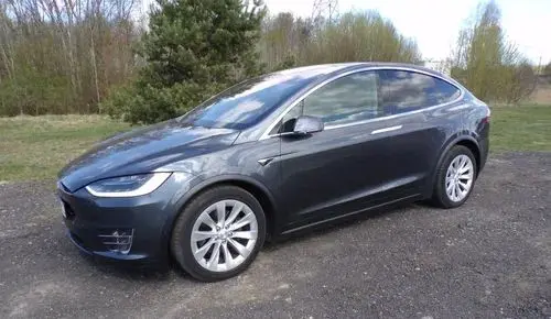 TESLA X 