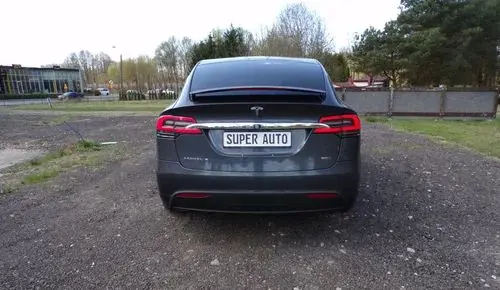 TESLA X 