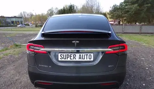 TESLA X 