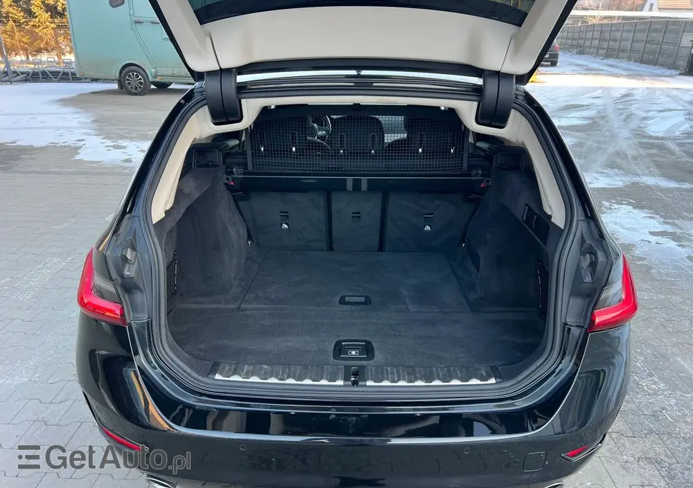 BMW Seria 3 320d xDrive Edition M Sport Shadow