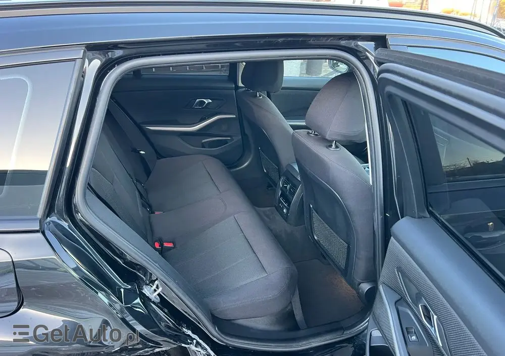 BMW Seria 3 320d xDrive Edition M Sport Shadow