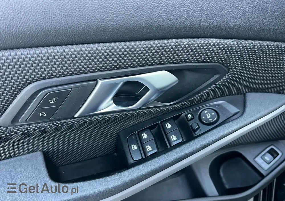 BMW Seria 3 320d xDrive Edition M Sport Shadow