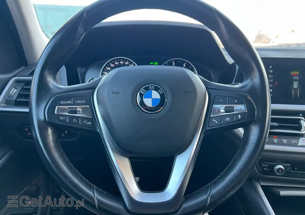 BMW Seria 3 320d xDrive Edition M Sport Shadow