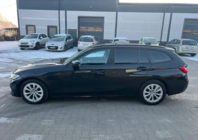 BMW Seria 3 320d xDrive Edition M Sport Shadow