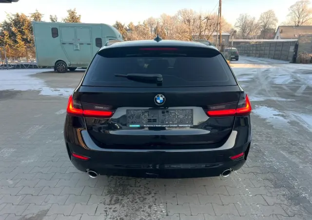 BMW Seria 3 320d xDrive Edition M Sport Shadow