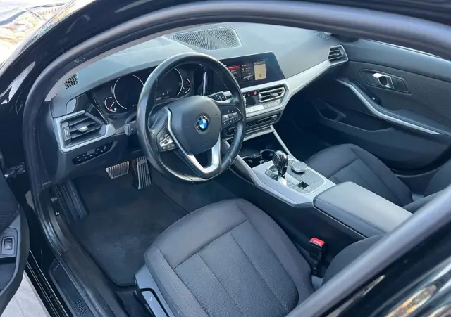 BMW Seria 3 320d xDrive Edition M Sport Shadow