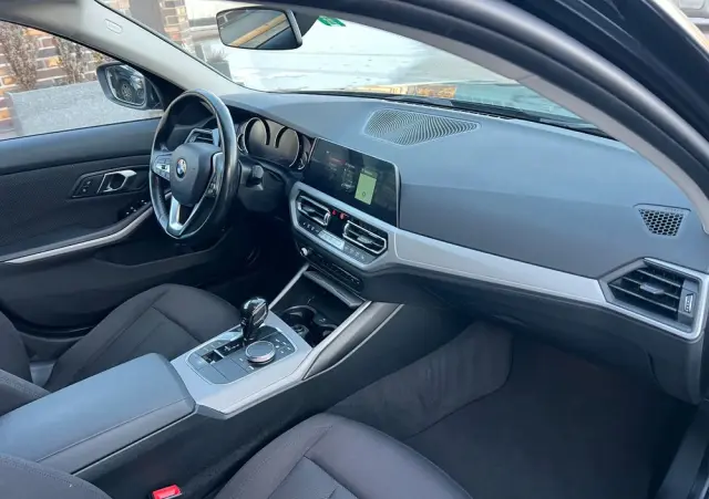 BMW Seria 3 320d xDrive Edition M Sport Shadow