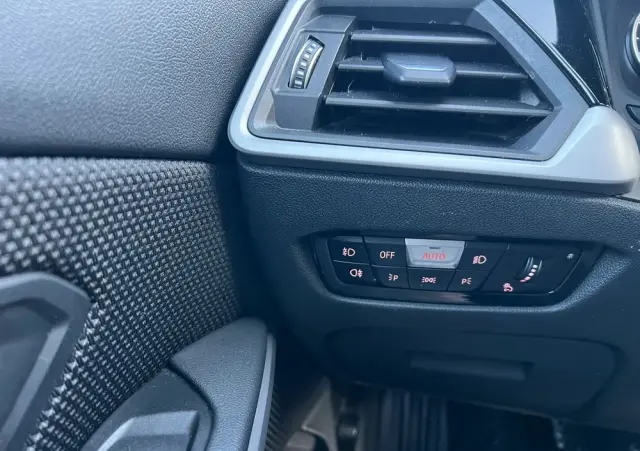 BMW Seria 3 320d xDrive Edition M Sport Shadow