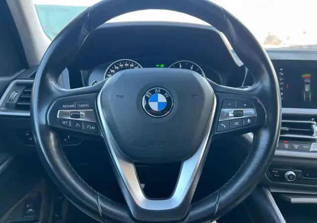 BMW Seria 3 320d xDrive Edition M Sport Shadow