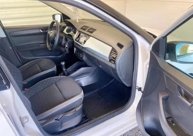 SKODA Fabia 1.0 TSI Ambition Plus
