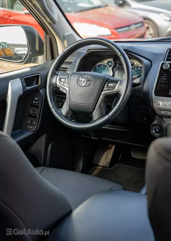 TOYOTA Land Cruiser LC 2.8 D-4D Premium