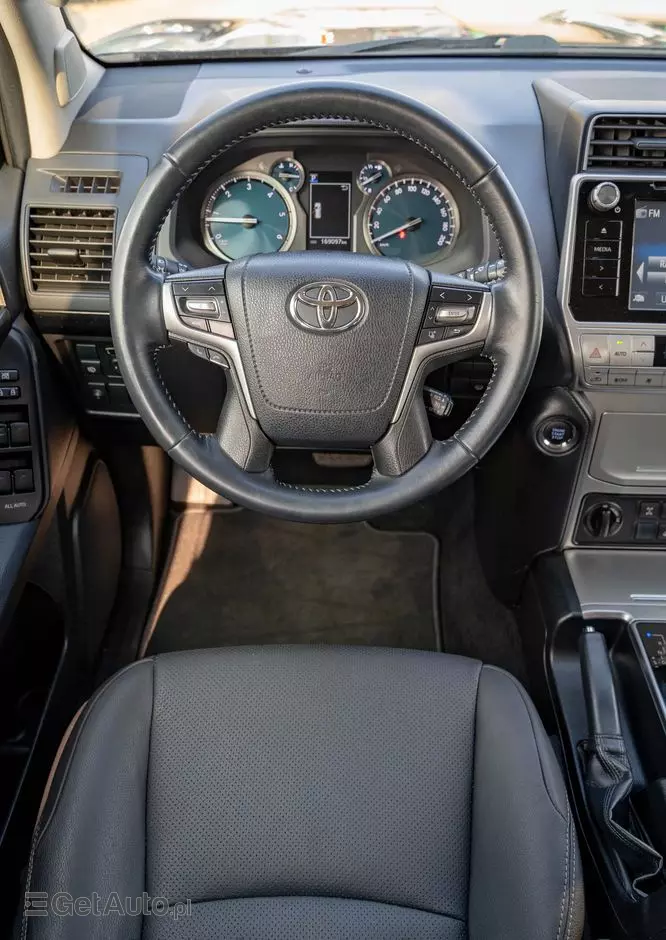 TOYOTA Land Cruiser LC 2.8 D-4D Premium