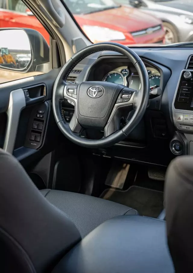 TOYOTA Land Cruiser LC 2.8 D-4D Premium