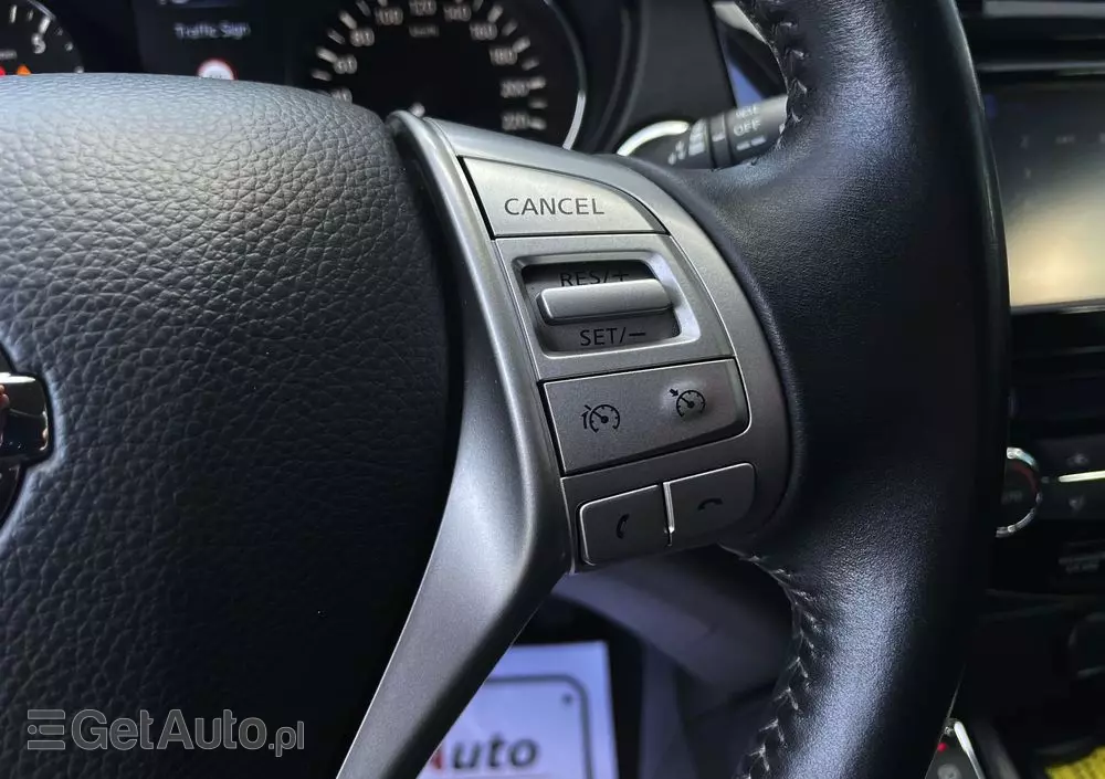 NISSAN Qashqai 1.6 DIG-T N-Connecta