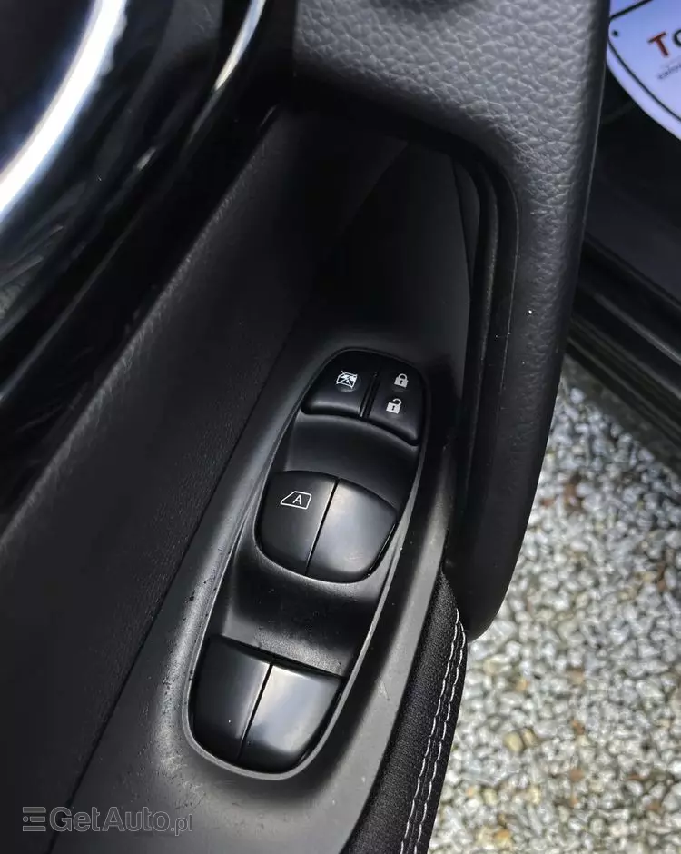 NISSAN Qashqai 1.6 DIG-T N-Connecta