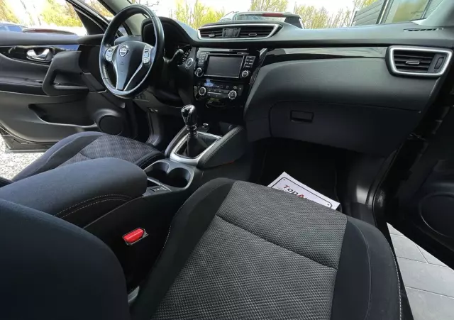 NISSAN Qashqai 1.6 DIG-T N-Connecta