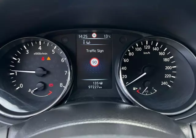 NISSAN Qashqai 1.6 DIG-T N-Connecta