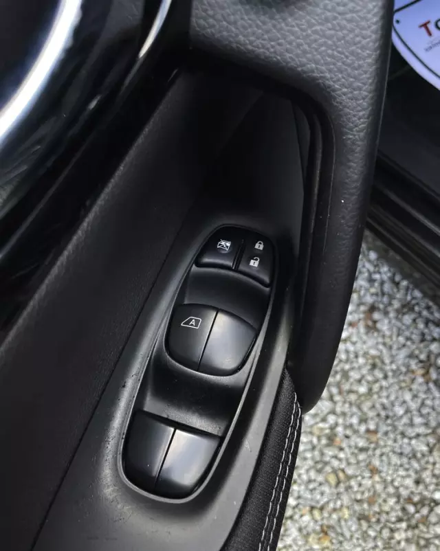 NISSAN Qashqai 1.6 DIG-T N-Connecta