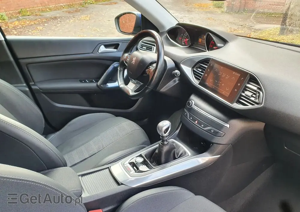 PEUGEOT 308 BlueHDi 130 Stop & Start Allure Business-Paket