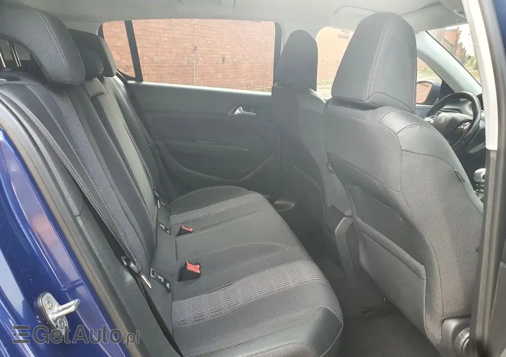 PEUGEOT 308 BlueHDi 130 Stop & Start Allure Business-Paket