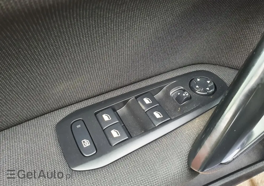 PEUGEOT 308 BlueHDi 130 Stop & Start Allure Business-Paket