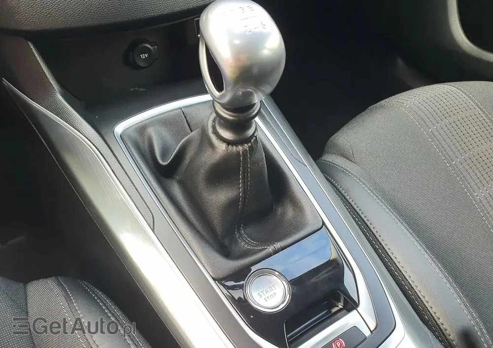 PEUGEOT 308 BlueHDi 130 Stop & Start Allure Business-Paket