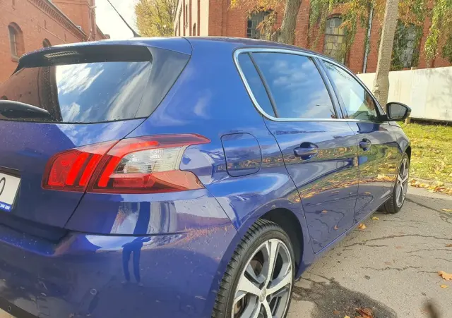 PEUGEOT 308 BlueHDi 130 Stop & Start Allure Business-Paket