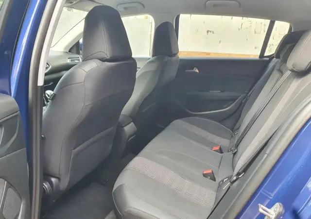 PEUGEOT 308 BlueHDi 130 Stop & Start Allure Business-Paket