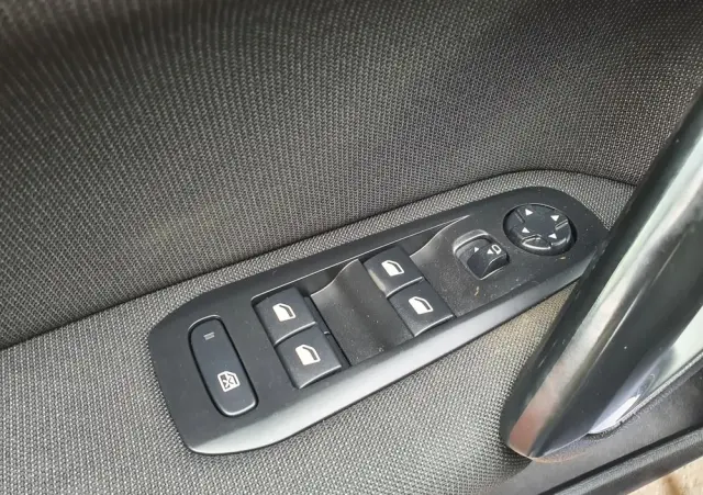 PEUGEOT 308 BlueHDi 130 Stop & Start Allure Business-Paket