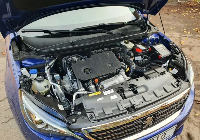 PEUGEOT 308 BlueHDi 130 Stop & Start Allure Business-Paket