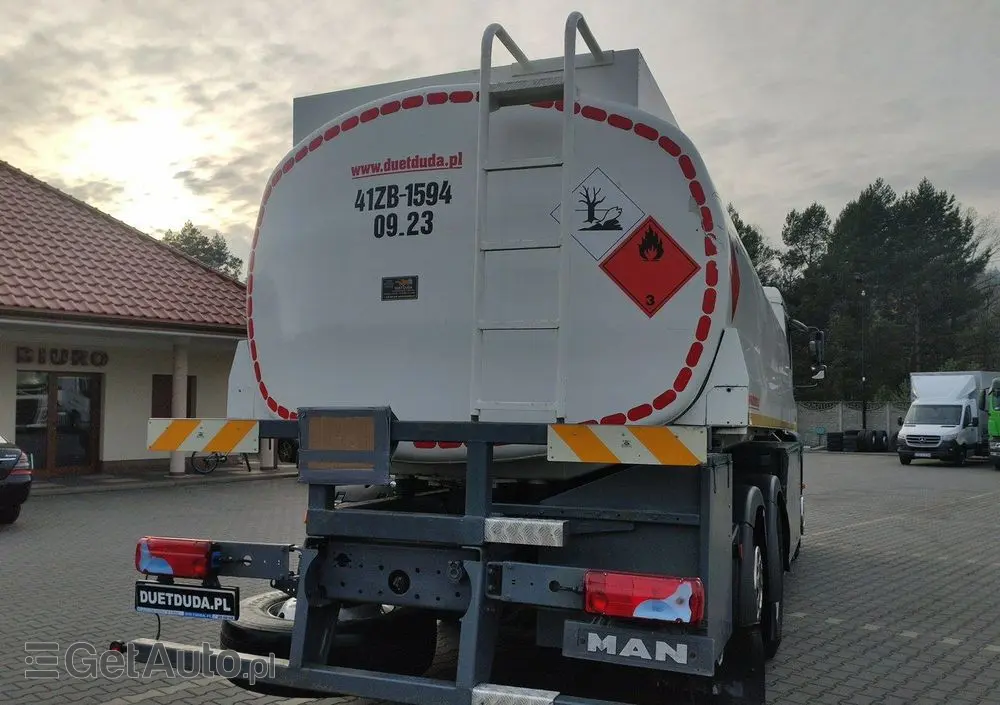 MAN TGA 26.310 Autocysterna z Dystrybucją 