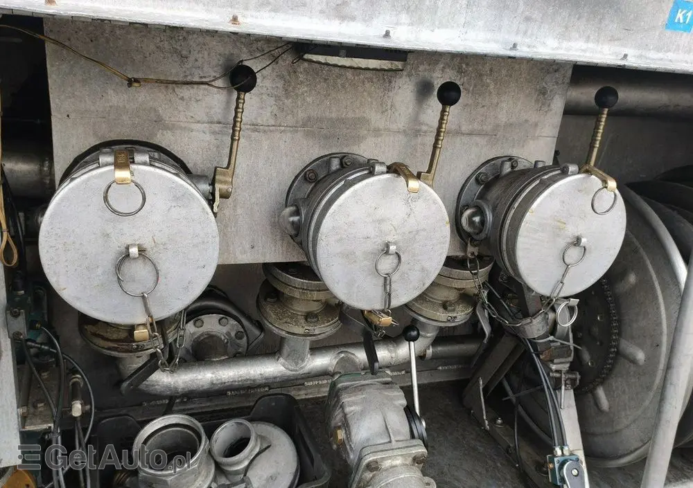 MAN TGA 26.310 Autocysterna z Dystrybucją 