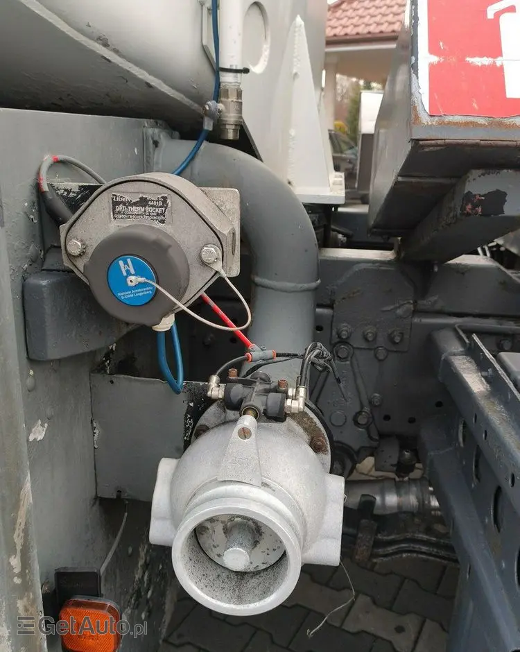 MAN TGA 26.310 Autocysterna z Dystrybucją 