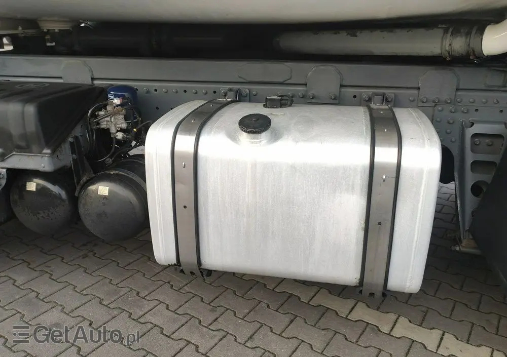 MAN TGA 26.310 Autocysterna z Dystrybucją 