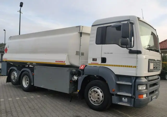 MAN TGA 26.310 Autocysterna z Dystrybucją 