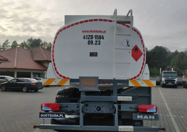MAN TGA 26.310 Autocysterna z Dystrybucją 