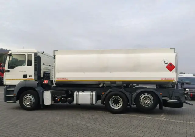 MAN TGA 26.310 Autocysterna z Dystrybucją 