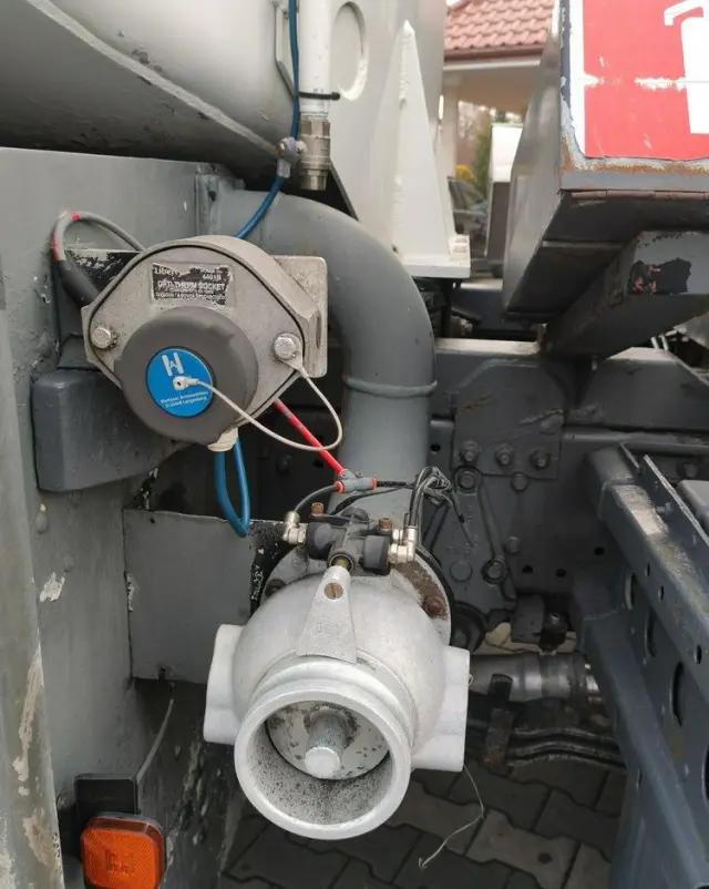 MAN TGA 26.310 Autocysterna z Dystrybucją 