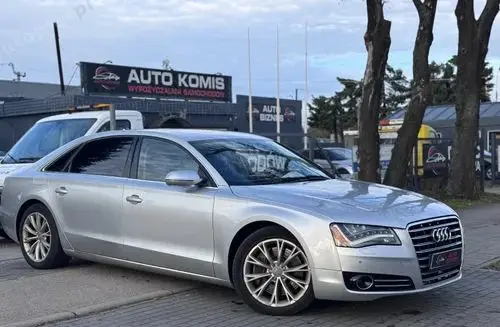 AUDI A8 
