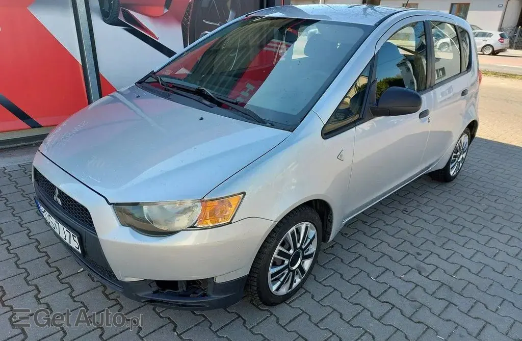 MITSUBISHI Colt 