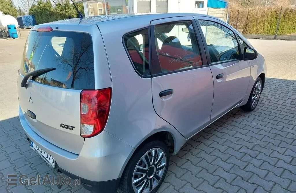 MITSUBISHI Colt 