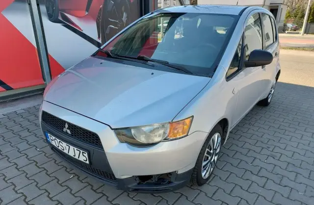 MITSUBISHI Colt 