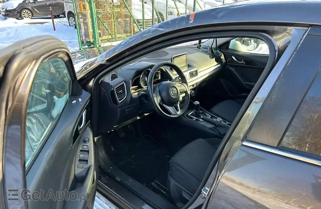 MAZDA 3 