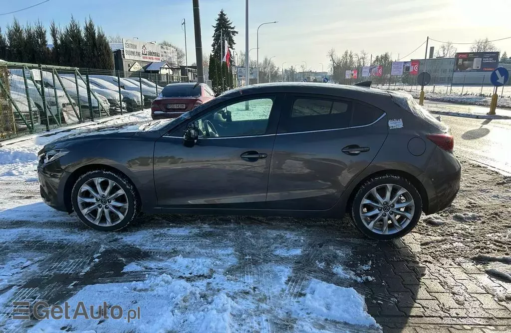 MAZDA 3 