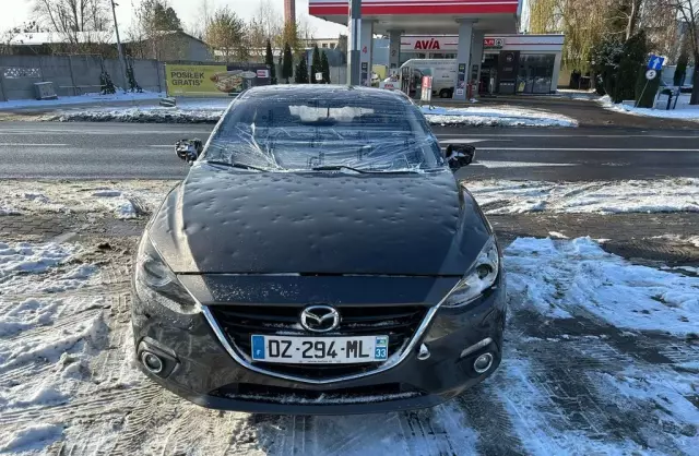 MAZDA 3 