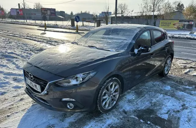 MAZDA 3 