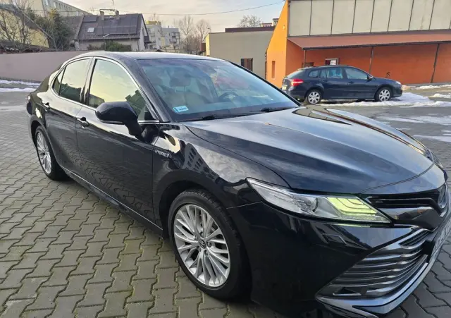 TOYOTA Camry 2.5 Hybrid Prestige CVT